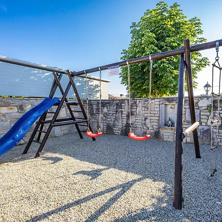 House Nives With Pool And Playground Orihi