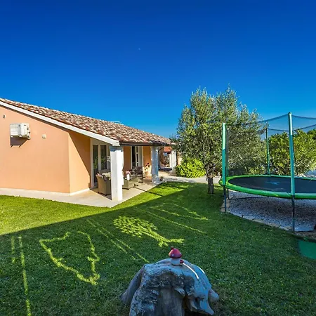 Vakantiehuis House Nives With Pool And Playground *